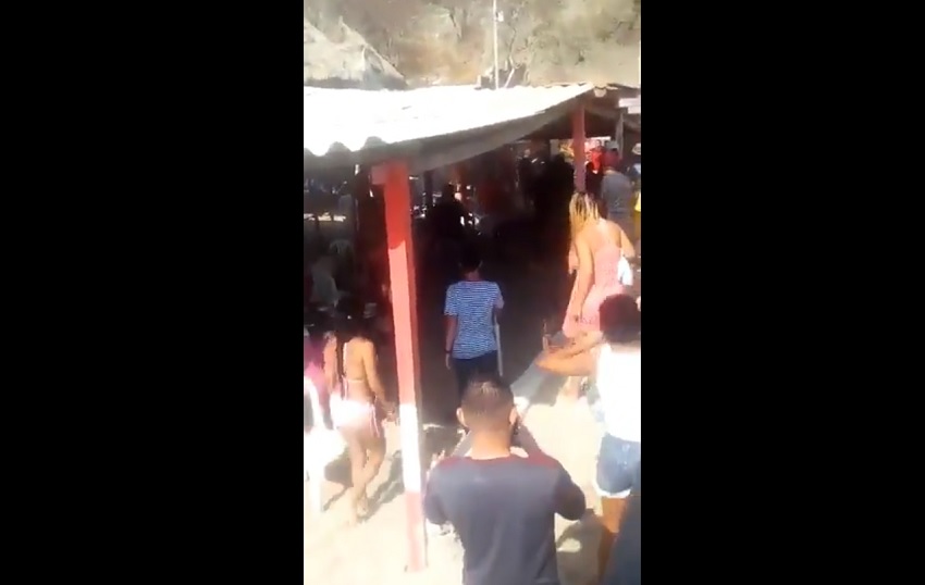 pelea en Playa Blanca entre turistas y meseros