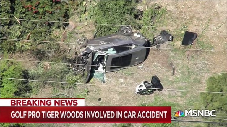 Tiger Woods grave tras volcar su auto