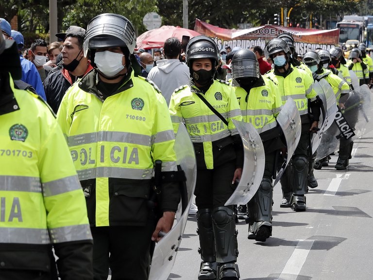 Colombia desplegará a 2.200 policías contra el reclutamiento de menores