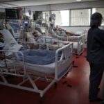 Dentro de una UCI de Brasil, la última trinchera contra el coronavirus