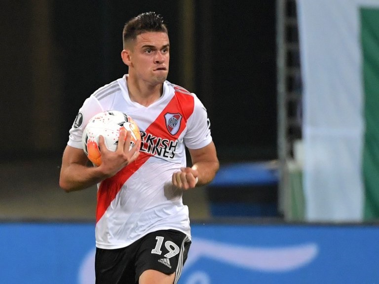 En la imagen, Rafael Santos Borré de River Plate. EFE