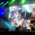 En la imagen, la banda estadounidense Kings of Leon durante su actuación. EFE