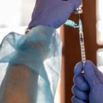España informa de la muerte de una persona tras ser vacunada con AstraZeneca