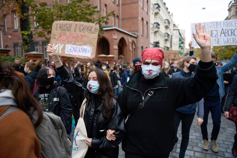 La protesta polaca cristaliza en el “Infierno de las mujeres”