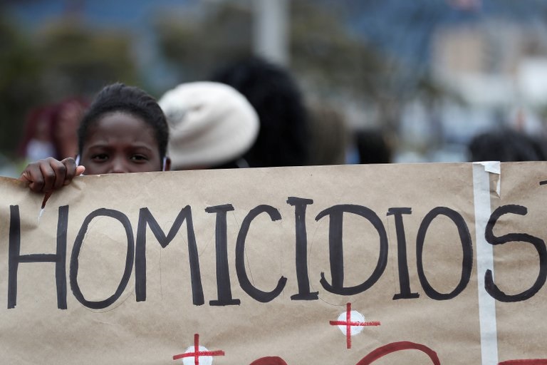 La violencia y el trato a los migrantes, dos caras de Colombia ante el mundo