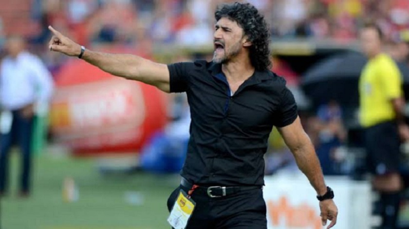 Leonel Álvarez sin equipo