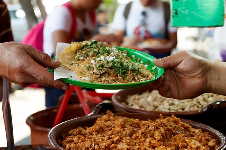 Los tacos, un emblema de México en el mundo con tanta tradición como futuro