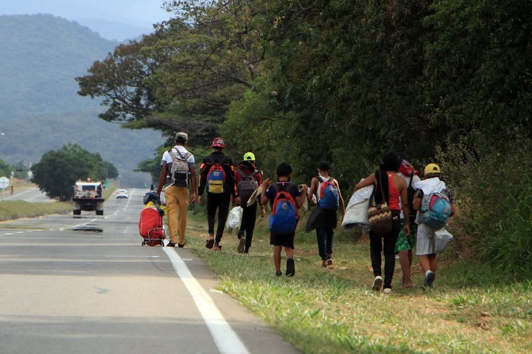 Más de 3.000 venezolanos llegan a Colombia por choques armados en su país
