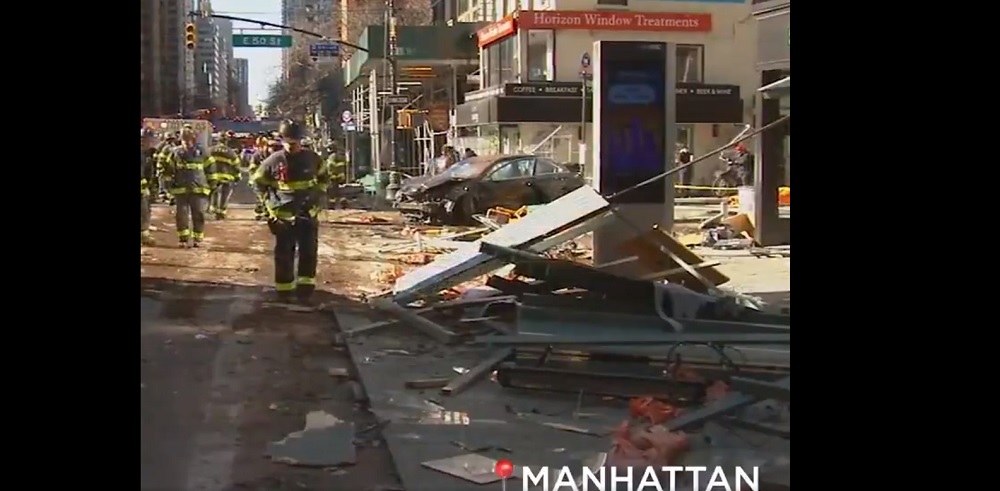 Camioneta se estrelló contra parada de autobús en el East Side de Manhattan