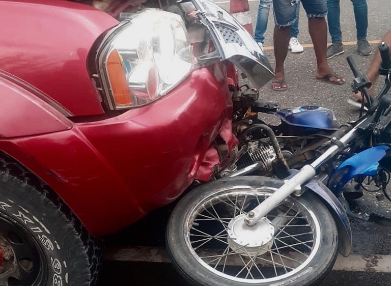Mortal accidente en la carretera Oriental: chocaron una moto y una camioneta