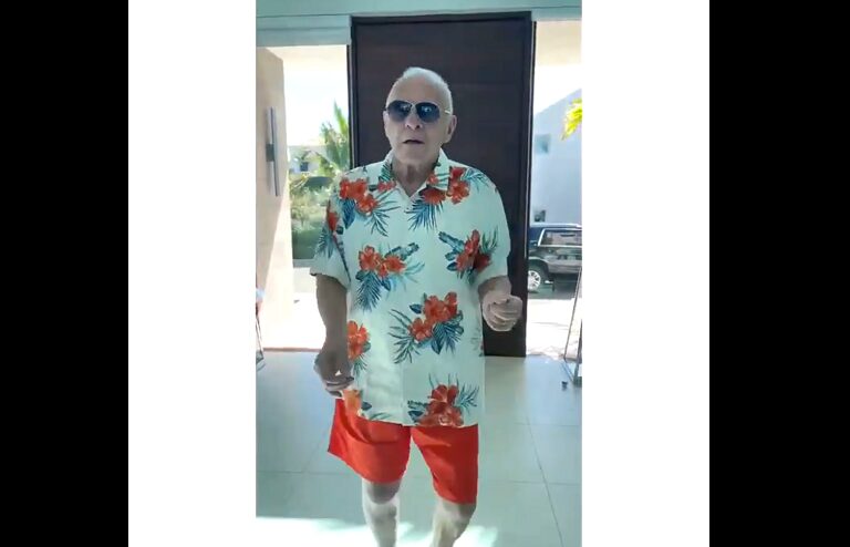 "Soy colombiano", Anthony Hopkins