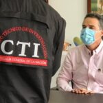 Momento en que capturan al gobernador Aníbal Gaviria en su oficina en Medellín