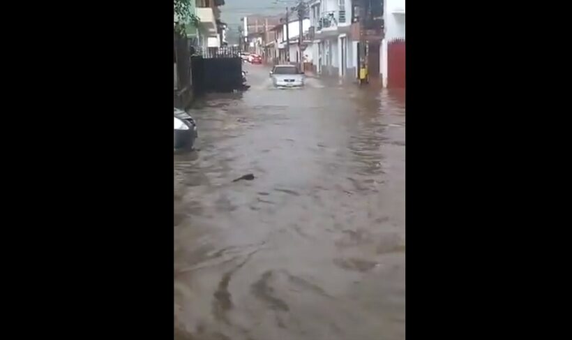 Impresionantes inundaciones en La Ceja desbordan de agua calles y comercios