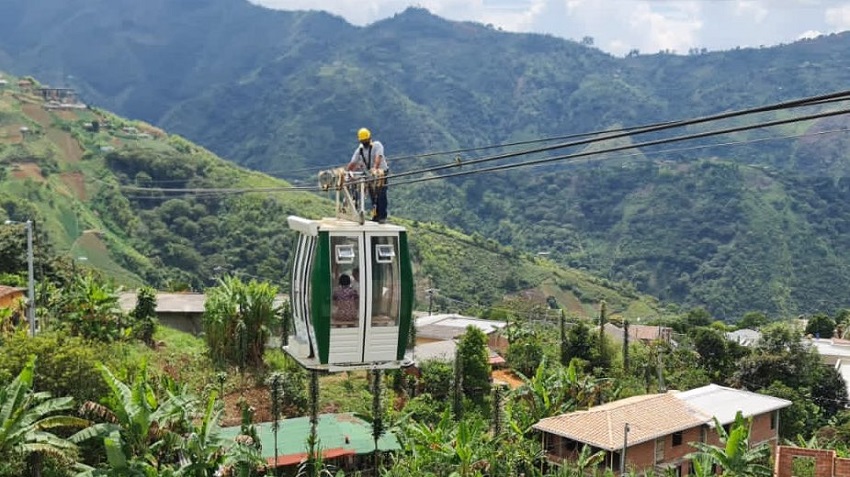 5 personas pasaron tremendo susto en cable aéreo de Palmitas, tuvieron que ser rescatadas