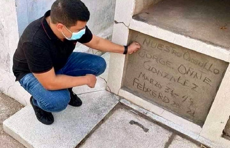 tumba de Jorge Oñate sin lapida
