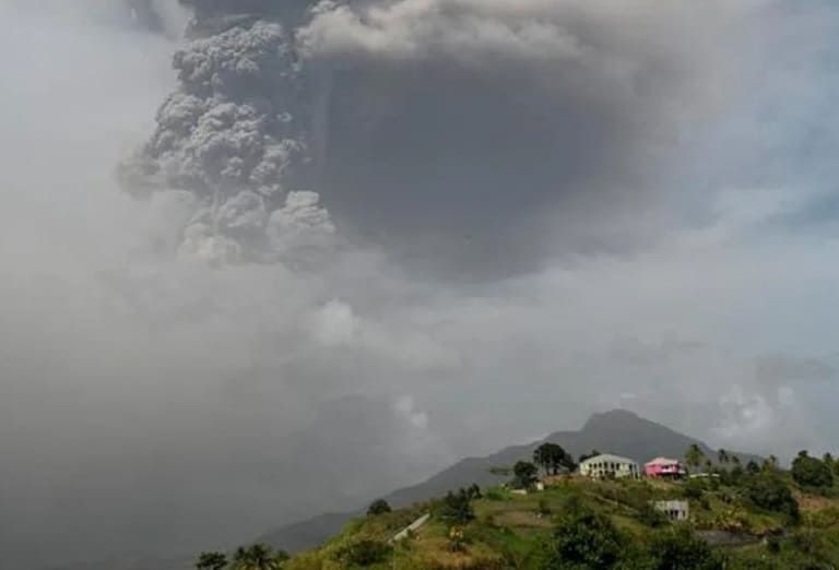 Advierten que la erupción del volcán La Soufriere no ha terminado