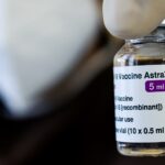 La UE podría prescindir de AstraZeneca en el segundo semestre, dice Francia- Vacuna AstraZeneca: el laboratorio admite un raro efecto secundario grave