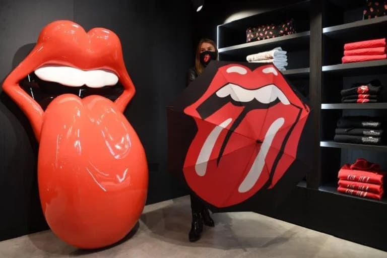 La lengua que dio color a los Rolling Stones