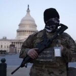 Un auto atropella a dos policías en el Capitolio de EE.UU.