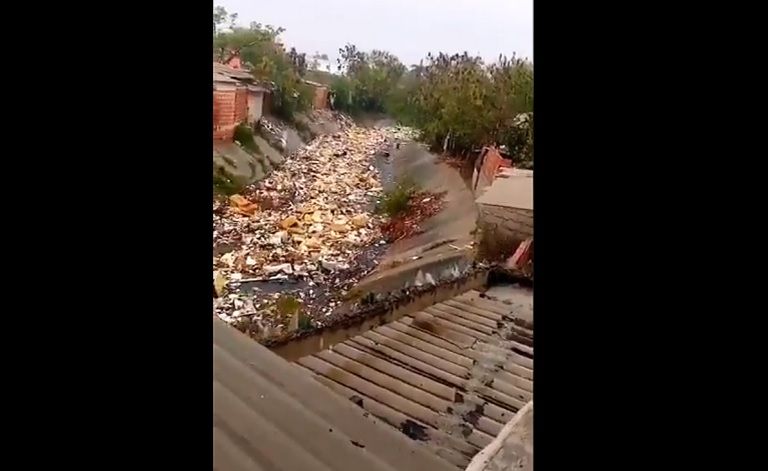 El río de basura que atravesó a Barranquilla