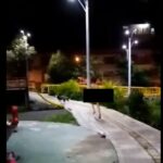 El joven que sale a correr 'como Dios lo trajo al mundo' en Caldas, Antioquia