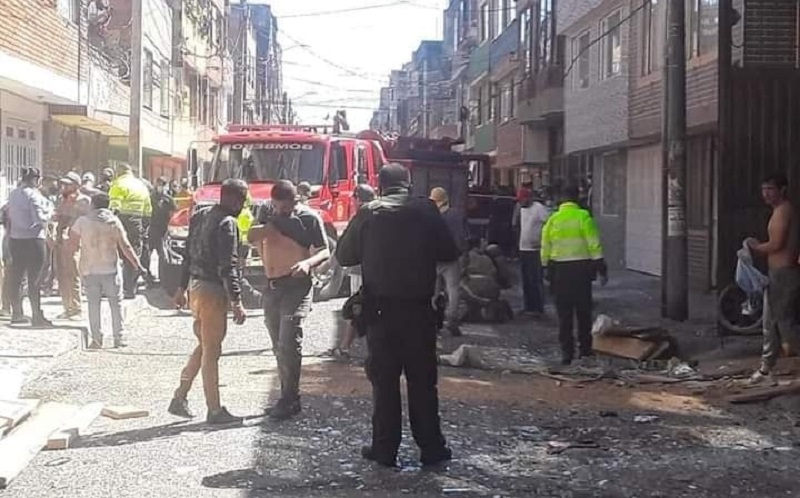 Explota una bodega de maderas en Villas del Dorado, Engativá