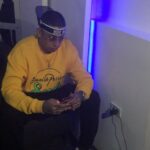 Ñengo Flow visitó el barrio Manrique y ocasionó tremendo alboroto y aglomeración