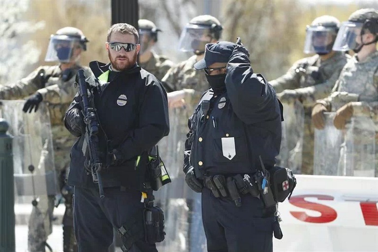 policías atropellados en el Capitolio