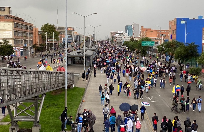"El Ejército en las calles es urgente", pide Álvaro Uribe