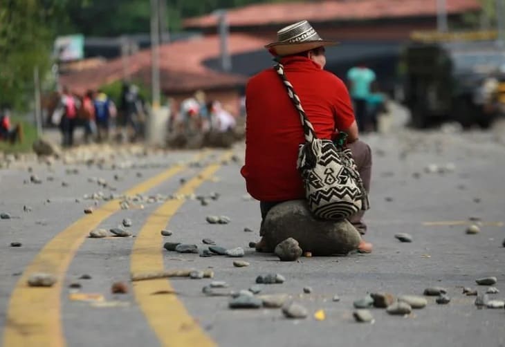 Los bloqueos por las protestas, otro golpe a la economía colombiana