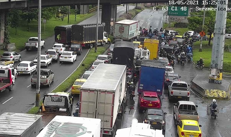 Cerrada la Autopista sur-altura de La Macarena en Medellín