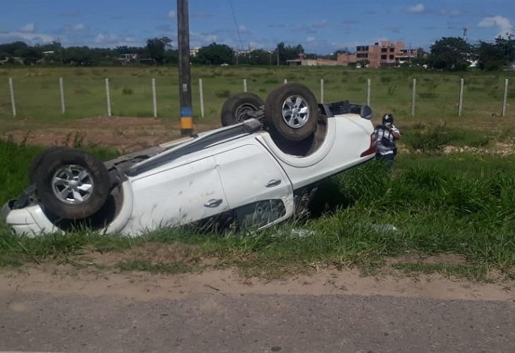 Conductor volcado en El Vivero, en la vía Aguazul- Yopal