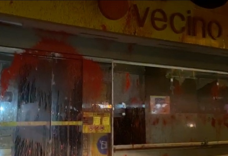 Éxito Vecino y cajeros vandalizados