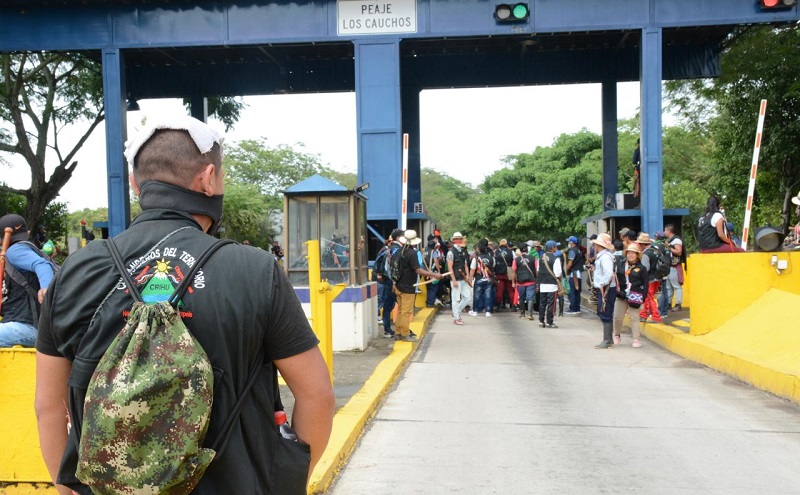 Peaje Los Cauchos es gratis ahora que está tomado por la Minga