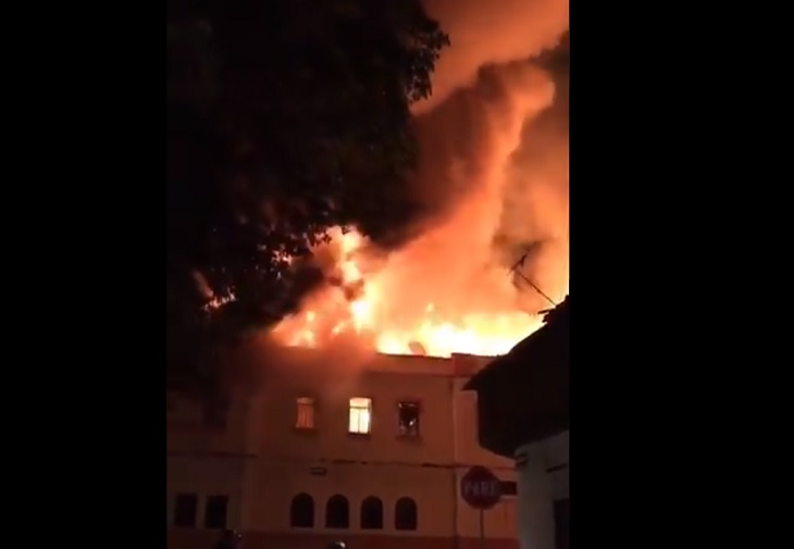 Palacio de Justicia de Tuluá arde completamente este martes