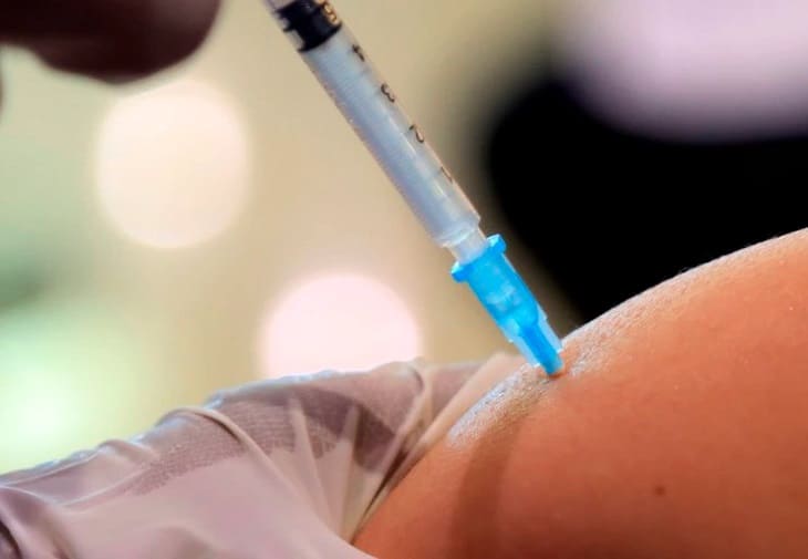 América acelera la vacunación, EE.UU. dona dosis y otras claves de la semana