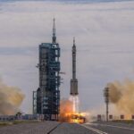 China confirma que lanzamiento al espacio de nave tripulada ha sido un éxito