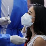 Colombia siente el golpe de una pandemia voraz que deja 100.000 muertos