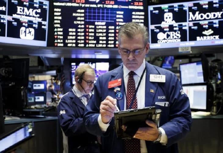 El Dow Jones baja un 0,25 , pero el S&P 500 y el Nasdaq cierran con nuevos récords