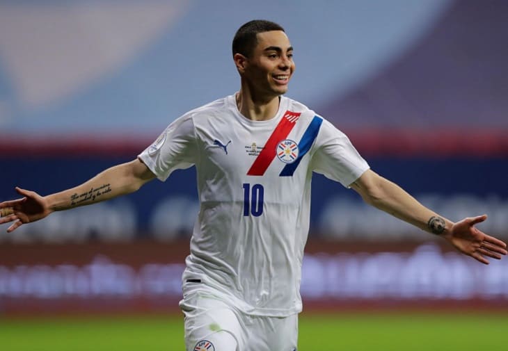 Paraguay se clasifica frente a una desgastada selección de Chile