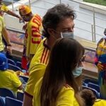 Daniel Quintero viendo partido de Colombia en Barranquilla