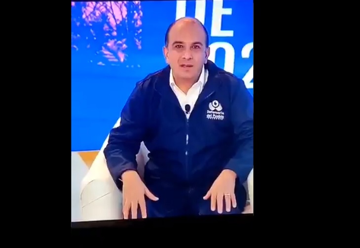 Carlos Camargo, Defensor del Pueblo, se queda en blanco en pleno en vivo