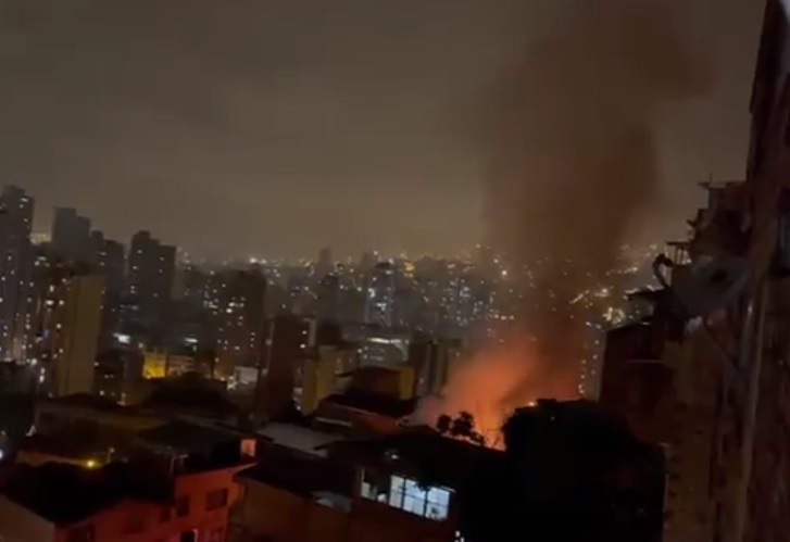 Incendio de grandes proporciones en el barrio El Salvador de Medellín