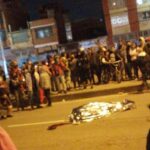 Terrible muerte de motociclista por cable tensado en Portal Américas