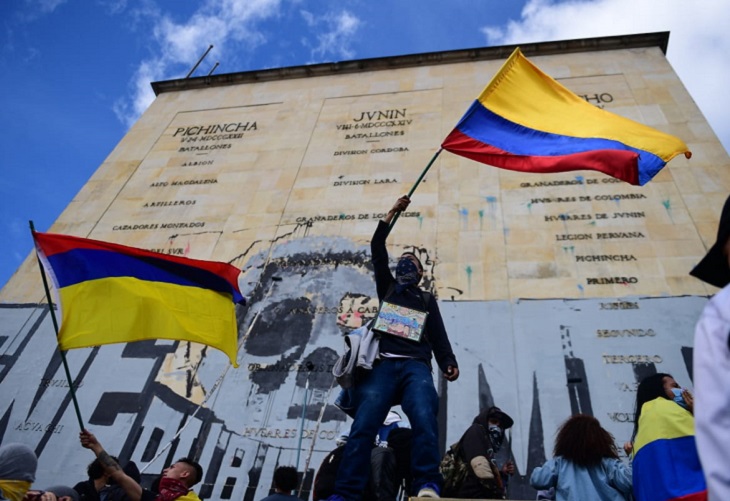 Nuevas marchas conmemoran 2 meses de paro nacional en Colombia