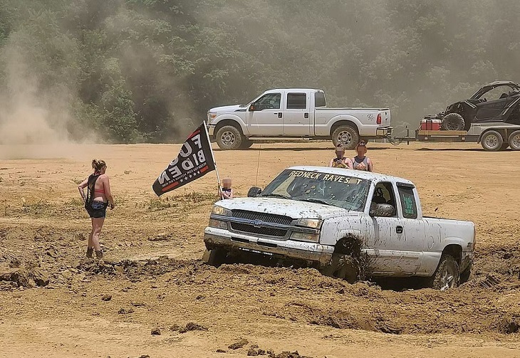 Festival 'Redneck Rave', la disparatada fiesta que removió a Edmonson, Kentucky