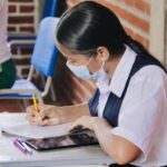Profesores colombianos que no vuelvan a clases podrían quedarse sin pago
