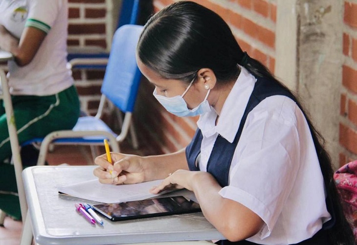 Profesores colombianos que no vuelvan a clases podrían quedarse sin pago