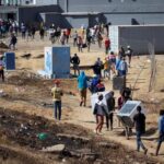 Al menos 6 muertos y 200 detenidos en una ola de violentas protestas en Sudáfrica