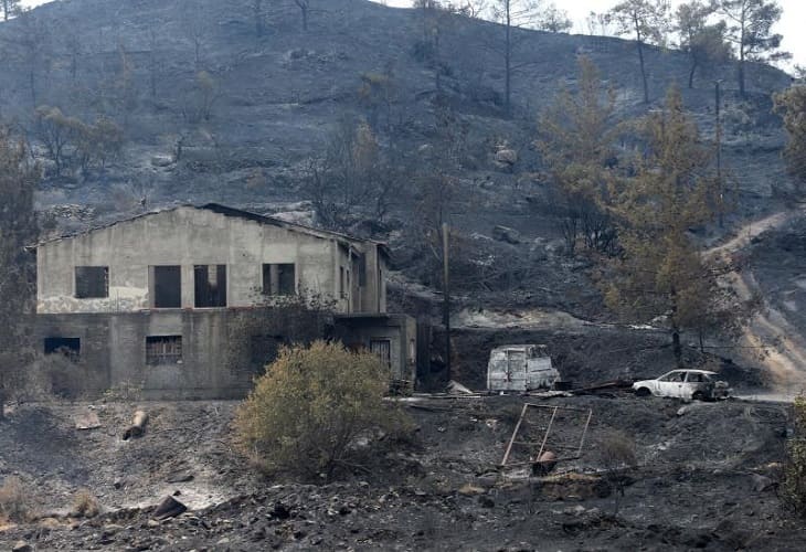 Al menos cuatro muertos en el peor incendio de la historia de Chipre